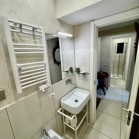 Venustas Toledo Naples